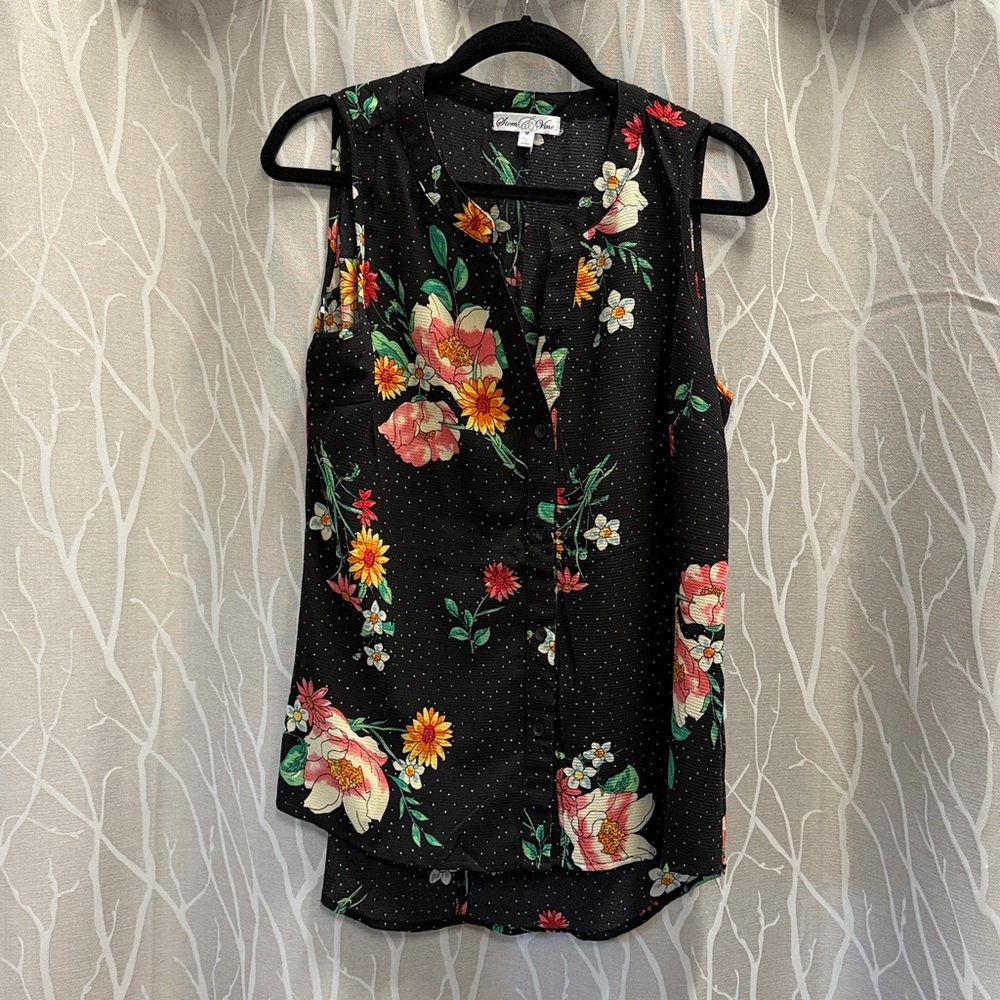 Stem & Vine Sleeveless Button-Down Floral Blouse - Black
